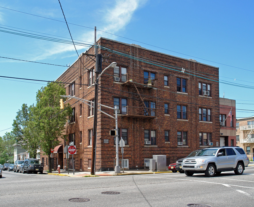 1100 83rd St in North Bergen, NJ - Building Photo