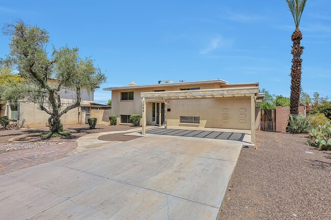 1026 E Bishop Cir in Tempe, AZ - Building Photo - Building Photo