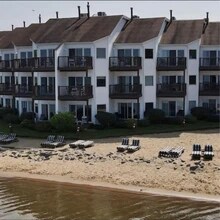 1995 N US Highway 31 N, Unit 212 in Traverse City, MI - Foto de edificio - Building Photo