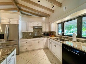 2725 NE 27th Ct in Fort Lauderdale, FL - Building Photo