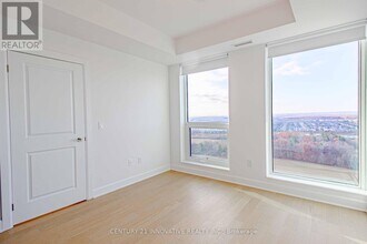 3240 William Coltson Ave in Oakville, ON - Building Photo - Building Photo