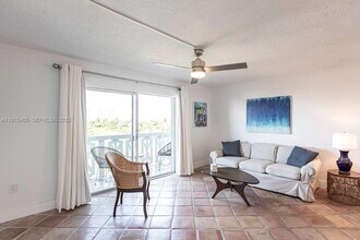 1732 Meridian Ave in Miami Beach, FL - Building Photo - Building Photo