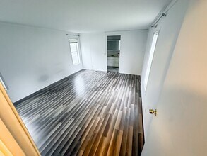 4511 Lakewood Rd in Stanwood, WA - Foto de edificio - Building Photo