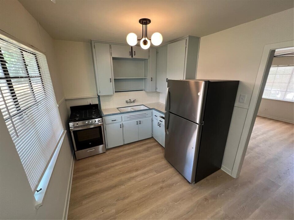 906 E 46th St in Austin, TX - Building Photo