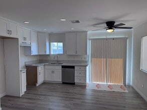 39975 Mary Ln in Cherry Valley, CA - Foto de edificio - Building Photo