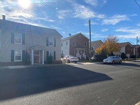 10623 West Dr in Fairfax, VA - Building Photo