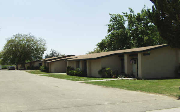 1945 E Victoria Ave in San Bernardino, CA - Building Photo