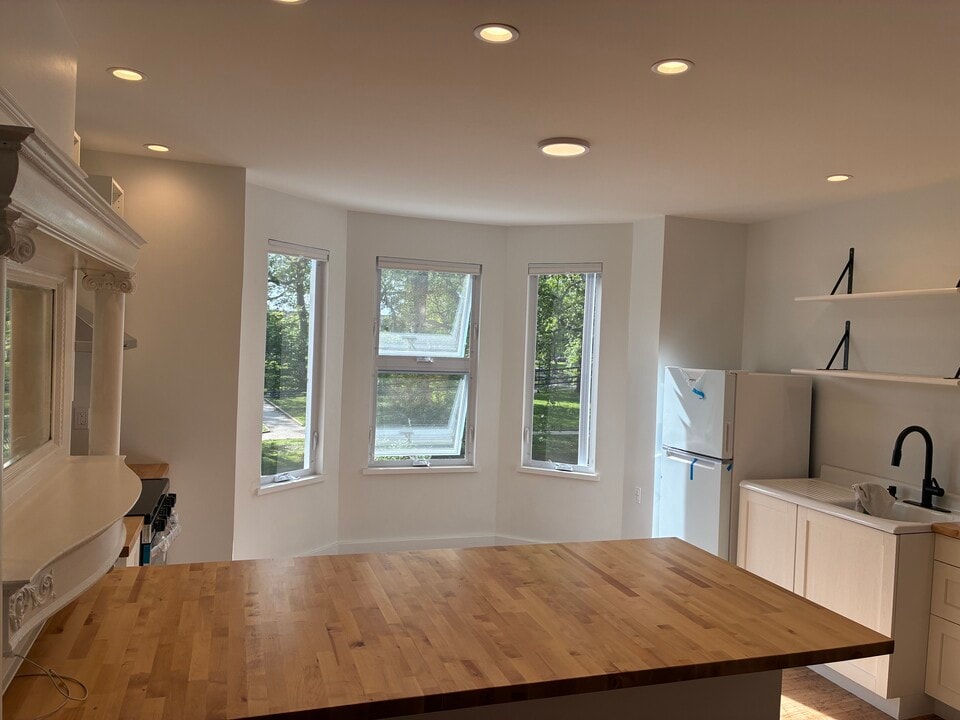 445 S 51st St, Unit 2 in Philadelphia, PA - Building Photo
