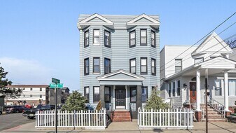 38 TROY St in Jersey City, NJ - Building Photo