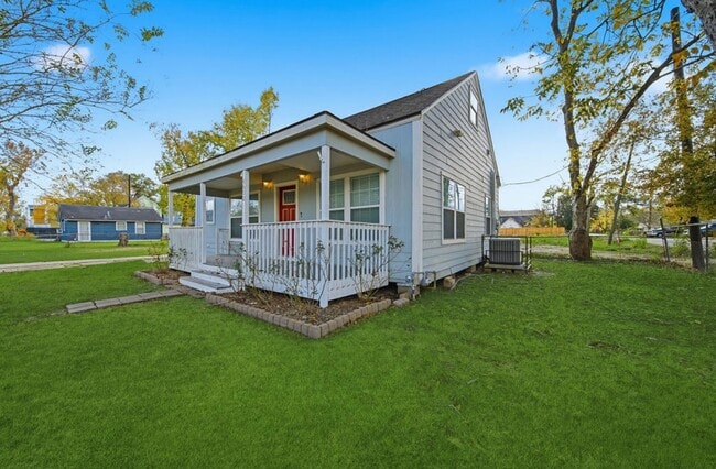 property at 4602 Ward St