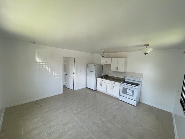 3137 Avenue J, Unit 6