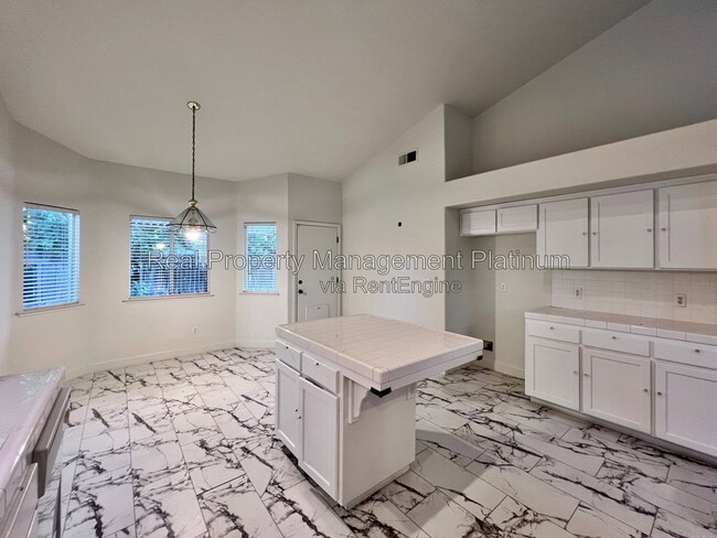 property at 10263 N Recreation Ave