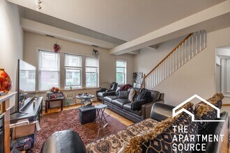 1720 W Beach Ave, Unit 2 in Chicago, IL - Foto de edificio - Building Photo