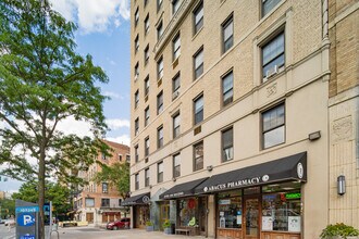 170 2nd Ave in New York, NY - Foto de edificio - Building Photo