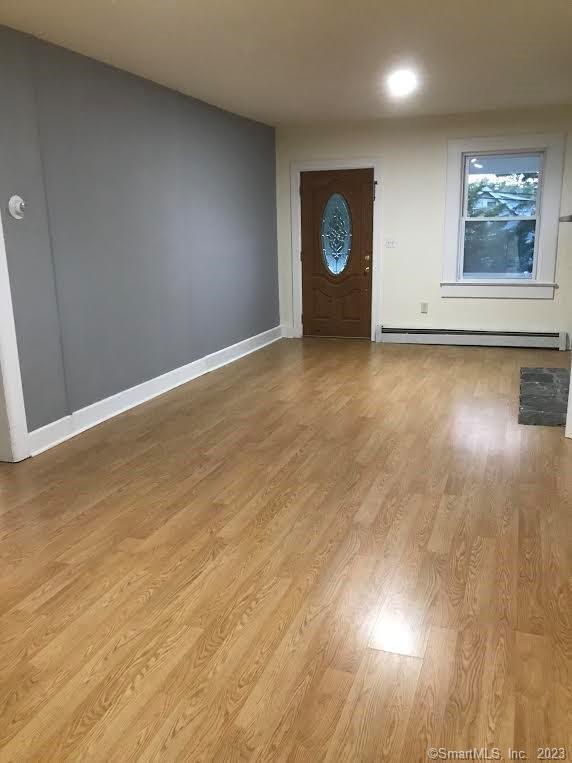 42 Weed Hill Ave in Stamford, CT - Building Photo - Building Photo