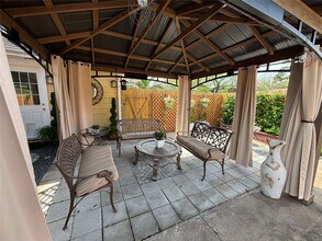 14110 Ella Lee Ln in Houston, TX - Building Photo - Building Photo