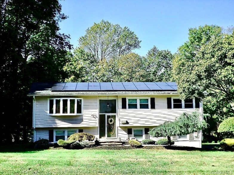 8 Jodi Ln in New City, NY - Building Photo