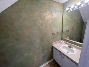 495 Keystone Rd in Mary Esther, FL - Building Photo - Building Photo