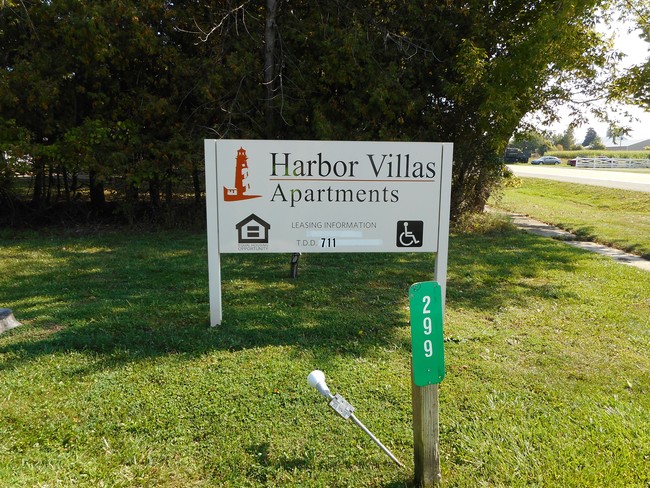 Harbor Villa Apartments in Port Austin, MI - Building Photo - Building Photo