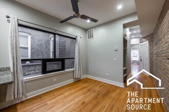 3716 W Belmont Ave, Unit 2E in Chicago, IL - Foto de edificio - Building Photo