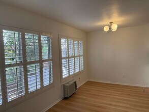 1865 Greenfield Ave, Unit 105 in Los Angeles, CA - Building Photo - Building Photo