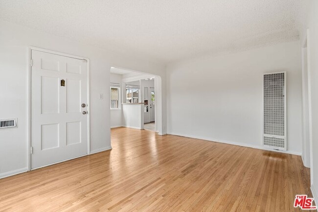 7869 Croydon Ave in Los Angeles, CA - Building Photo - Building Photo