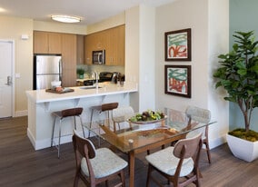 Avalon Vista in Vista, CA - Building Photo