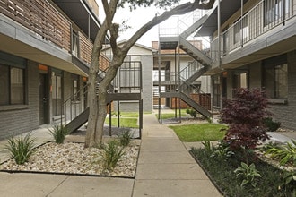 Everton at Bellmar in Dallas, TX - Foto de edificio - Building Photo