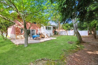 72 Winthrop Rd in Plainview, NY - Building Photo - Building Photo