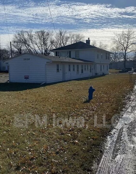 2836 Independence Ave in Waterloo, IA - Building Photo
