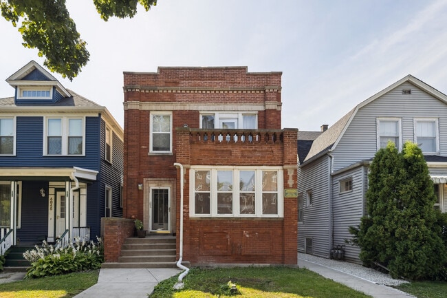 4847 W Hutchinson St in Chicago, IL - Building Photo - Building Photo