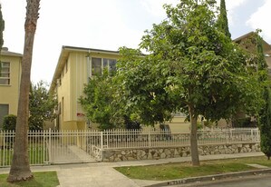 7534 Norton Ave in West Hollywood, CA - Building Photo