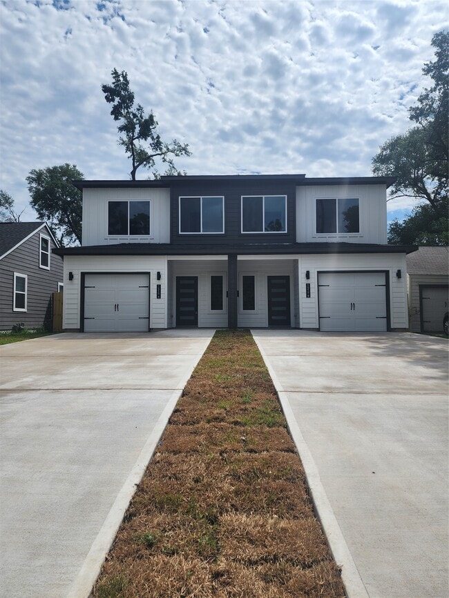 property at 316 S Sandra St