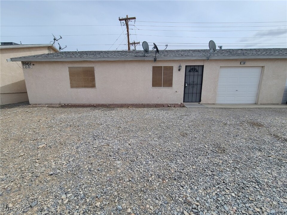 1961 Haiwee St in Pahrump, NV - Building Photo