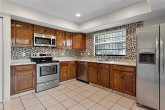 8208 La Serena Dr in Tampa, FL - Building Photo - Building Photo