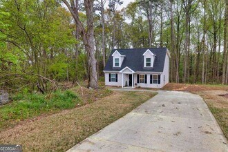 214 Walton St, Unit B104 in Loganville, GA - Building Photo - Building Photo