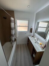 9501 Laramie Ave in Los Angeles, CA - Foto de edificio - Building Photo