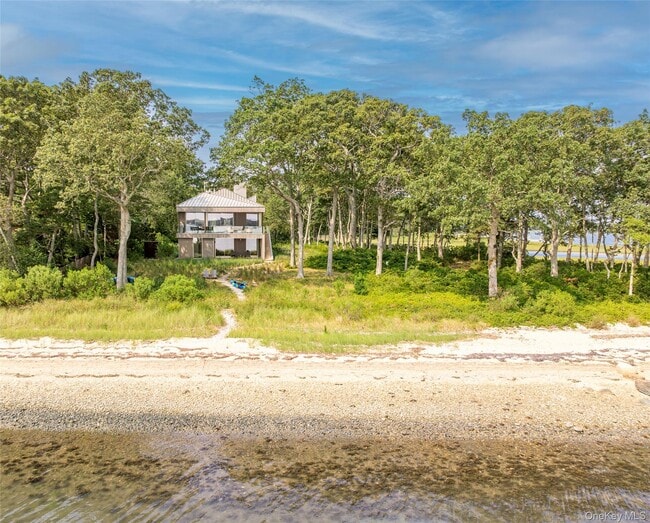 47L S Ferry Rd in Shelter Island, NY - Building Photo - Building Photo
