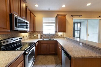 10332 Fallsgrove St in Orlando, FL - Building Photo - Building Photo