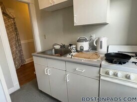 1193 Commonwealth Ave in Boston, MA - Building Photo