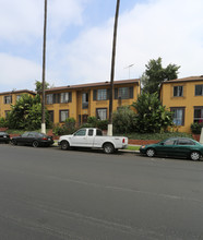 Lowell Terrace Apartments in Los Angeles, CA - Building Photo - Building Photo