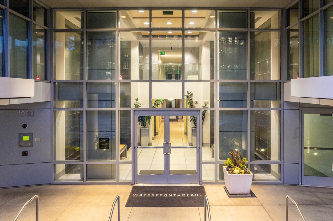 Waterfront Pearl in Portland, OR - Building Photo