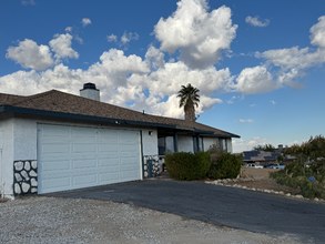 16480 Kayuga St in Victorville, CA - Building Photo - Building Photo