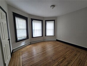 239 Washington Ave in Providence, RI - Foto de edificio - Building Photo