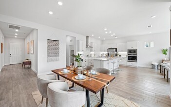 200 Chinook Dr in Brentwood, CA - Building Photo - Building Photo