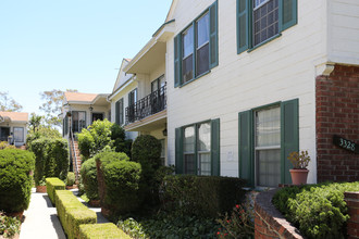 3328 Woodbine St in Los Angeles, CA - Building Photo - Building Photo