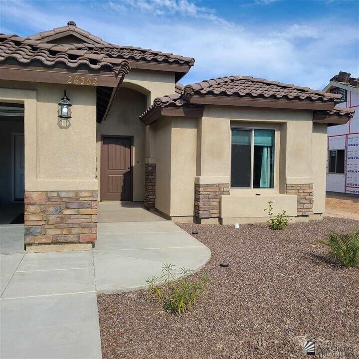 28562 Ligurta Ln in Wellton, AZ - Building Photo