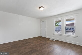 131 S Clinton St in West York, PA - Building Photo - Building Photo