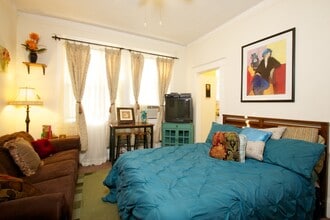 The Lindsay Furnished Apartments in Stockton, CA - Foto de edificio - Building Photo