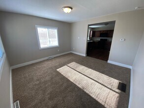 624 SE 12th St in Des Moines, IA - Building Photo - Building Photo